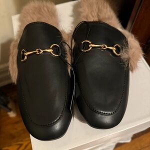 Elegant Black Leather Mules with Fur Detail